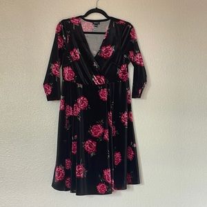 Torrid 00 Crushed Velvet Floral Dress